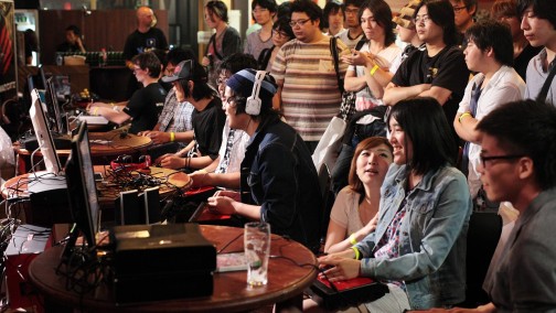 画像ギャラリー No.010のサムネイル画像 / ［TGS 2013］日本初開催の「Mad Catz Unveiled JAPAN」フォトレポート。ウメハラvs.Infiltrationなど，珠玉の対戦が繰り広げられた夢の一夜