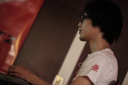 画像ギャラリー No.028のサムネイル画像 / ［TGS 2013］日本初開催の「Mad Catz Unveiled JAPAN」フォトレポート。ウメハラvs.Infiltrationなど，珠玉の対戦が繰り広げられた夢の一夜