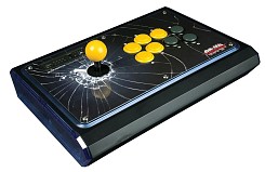 画像ギャラリー No.001のサムネイル画像 / Mad Catzの「鉄拳タッグトーナメント2」用アケコンが「Red Bull 5G」の公式デバイスに