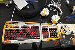 画像ギャラリー No.002のサムネイル画像 / Mad Catz,“数量超限定”で「Titanfall」公式ライセンスのゲーマー向け周辺機器を国内販売開始