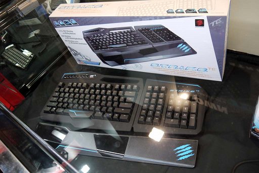 画像ギャラリー No.001のサムネイル画像 / ［TGS 2014］Mad Catzの「TE」シリーズから，メカニカルキーボード「S.T.R.I.K.E. TE」と12個の左サイドボタンを持つ「M.M.O. TE」が発売予定