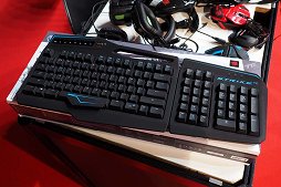 画像ギャラリー No.003のサムネイル画像 / ［TGS 2014］Mad Catzの「TE」シリーズから，メカニカルキーボード「S.T.R.I.K.E. TE」と12個の左サイドボタンを持つ「M.M.O. TE」が発売予定