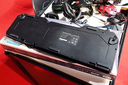 画像ギャラリー No.004のサムネイル画像 / ［TGS 2014］Mad Catzの「TE」シリーズから，メカニカルキーボード「S.T.R.I.K.E. TE」と12個の左サイドボタンを持つ「M.M.O. TE」が発売予定