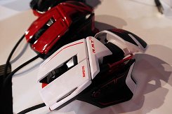画像ギャラリー No.011のサムネイル画像 / ［TGS 2014］Mad Catzの「TE」シリーズから，メカニカルキーボード「S.T.R.I.K.E. TE」と12個の左サイドボタンを持つ「M.M.O. TE」が発売予定