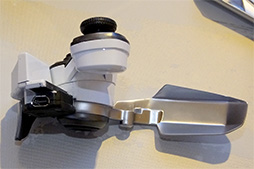 画像ギャラリー No.008のサムネイル画像 / ［CES 2015］Mad Catzのハイエンドは変形が特徴？ 新型マウス「R.A.T. PRO X」とワイヤレスゲームパッド「L.Y.N.X. 9」のことをいろいろ聞いてみた