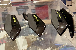 画像ギャラリー No.017のサムネイル画像 / ［CES 2015］Mad Catzのハイエンドは変形が特徴？ 新型マウス「R.A.T. PRO X」とワイヤレスゲームパッド「L.Y.N.X. 9」のことをいろいろ聞いてみた