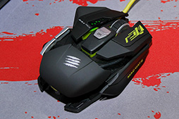 画像ギャラリー No.008のサムネイル画像 / ［TGS 2015］Mad Catzが国内未発表のゲーマー向けマウスとワイヤレスヘッドセットを披露。小型アケコンの実機サンプルも