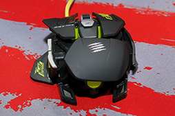 画像ギャラリー No.009のサムネイル画像 / ［TGS 2015］Mad Catzが国内未発表のゲーマー向けマウスとワイヤレスヘッドセットを披露。小型アケコンの実機サンプルも