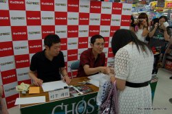 画像ギャラリー No.008のサムネイル画像 / 竹下博信氏と巧 舟氏が100人のファンと熱い握手を交わした,「ゴースト トリック」発売記念サイン&握手会の模様をレポート(ショートインタビュー付き)