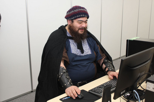 画像ギャラリー No.013のサムネイル画像 / 「ArcheAge」の新種族「ドワーフ」は「漢!ヒゲ!ロボ!」が3拍子そろった熱いクラス。リアルドワーフが「ArcheAge」をプレイしながら熱く語る