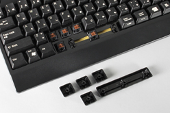 画像ギャラリー No.014のサムネイル画像 / 「ZOWIE CELERITAS」レビュー。茶軸採用のゲーマー向けメカニカルキーボードは軽い打鍵感とレスポンスのよさが光る