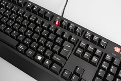 画像ギャラリー No.019のサムネイル画像 / 「ZOWIE CELERITAS」レビュー。茶軸採用のゲーマー向けメカニカルキーボードは軽い打鍵感とレスポンスのよさが光る