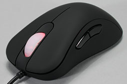 画像ギャラリー No.018のサムネイル画像 / ZOWIEの新型マウス「EC2 eVo」レビュー。“改良版EC2”の完成度は,どこまであの名機に近づいたか