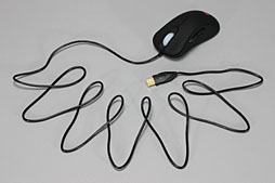 画像ギャラリー No.023のサムネイル画像 / ZOWIEの新型マウス「EC2 eVo」レビュー。“改良版EC2”の完成度は,どこまであの名機に近づいたか