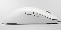 画像ギャラリー No.014のサムネイル画像 / 白いゲーマー向けマウス「AM-FG」レビュー。無難な左右対称形状モデル「AM」から何が変わったのか