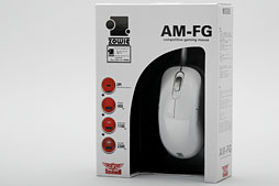 画像ギャラリー No.049のサムネイル画像 / 白いゲーマー向けマウス「AM-FG」レビュー。無難な左右対称形状モデル「AM」から何が変わったのか