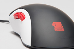 画像ギャラリー No.011のサムネイル画像 / ZOWIE「EC1 eVo CL」「EC2 eVo CL」レビュー。“ZOWIEのIE 3.0クローン”は第3世代で何が変わったか