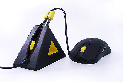 画像ギャラリー No.002のサムネイル画像 / ZOWIE GEARのゲーマー向けマウス「FK1」の国内発売は9月13日に決定。初回販売分には先着順100名限定でケーブルアンカー「CAMADE」をバンドル