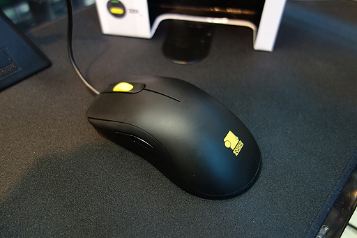 画像ギャラリー No.004のサムネイル画像 / ZOWIE GEARのゲーマー向けマウス「FK1」の国内発売は9月13日に決定。初回販売分には先着順100名限定でケーブルアンカー「CAMADE」をバンドル