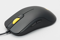 画像ギャラリー No.002のサムネイル画像 / 光学センサー搭載マウス「ZOWIE FK1」レビュー。その完成度は相当に高い