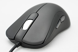 画像ギャラリー No.002のサムネイル画像 / 3サイズ展開のゲーマー向けマウス「ZOWIE ZA」レビュー。つかみ&かぶせ持ち派は一度試す価値あり