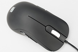 画像ギャラリー No.009のサムネイル画像 / 3サイズ展開のゲーマー向けマウス「ZOWIE ZA」レビュー。つかみ&かぶせ持ち派は一度試す価値あり