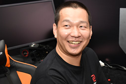 画像ギャラリー No.002のサムネイル画像 / 「XL2735」と「VITAL」誕生の経緯をZOWIEのトップに,使い勝手をプロゲーマーに聞いてみた