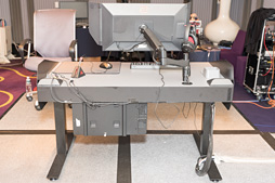 画像ギャラリー No.005のサムネイル画像 / BenQ ZOWIEの新作は「ゲーマー向けの机」。あらゆるプレイスタイルに対応するという完全e-Sports仕様で登場