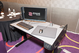 画像ギャラリー No.010のサムネイル画像 / BenQ ZOWIEの新作は「ゲーマー向けの机」。あらゆるプレイスタイルに対応するという完全e-Sports仕様で登場