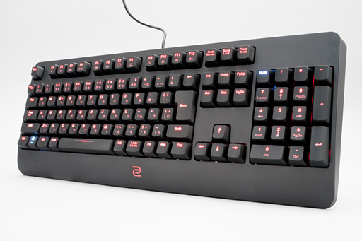 画像ギャラリー No.002のサムネイル画像 / BenQ ZOWIEの新作キーボード「CELERITAS II」レビュー。研ぎ澄まされたリニアなスイッチは文句なしに素晴らしい