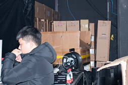 画像ギャラリー No.007のサムネイル画像 / BenQ ZOWIE，「eスポーツ仕様の机」まさかの（？）第2弾を発表。大会やネットカフェ現場の声を受けてブラッシュアップ