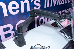 画像ギャラリー No.010のサムネイル画像 / BenQ ZOWIE，「eスポーツ仕様の机」まさかの（？）第2弾を発表。大会やネットカフェ現場の声を受けてブラッシュアップ