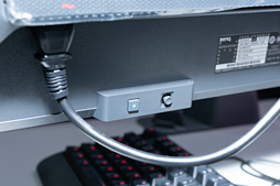画像ギャラリー No.013のサムネイル画像 / BenQ ZOWIE，「eスポーツ仕様の机」まさかの（？）第2弾を発表。大会やネットカフェ現場の声を受けてブラッシュアップ