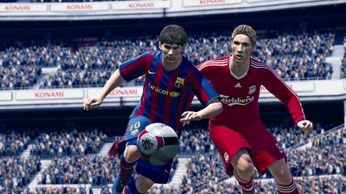 画像ギャラリー No.004のサムネイル画像 / ［TGS 2009］サッカーらしい緊張感が増した「ワールドサッカー ウイニングイレブン 2010」を男色ディーノが会場でプレイ