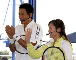 画像ギャラリー No.006のサムネイル画像 / 松岡修造さんと杉山愛さんが登場し,色々な意味で“熱く”なった「みんなのテニス ポータブル」公式ダブルス選手権,「SHUZO OPEN DOUBLES」