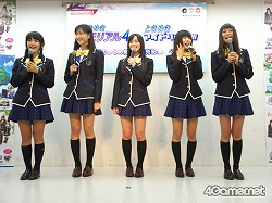 画像ギャラリー No.003のサムネイル画像 / 「ときめきメモリアル4」のオープニングテーマ「手のひらの勇気」を，限定100名の前でときめきアイドリング!!!が披露