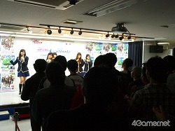 画像ギャラリー No.013のサムネイル画像 / 「ときめきメモリアル4」のオープニングテーマ「手のひらの勇気」を，限定100名の前でときめきアイドリング!!!が披露