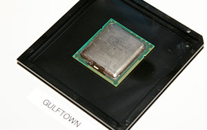 画像ギャラリー No.007のサムネイル画像 / 見えてきたSandy Bridgeと，見えてこないLarrabee。Intelのプロセッサロードマップアップデート