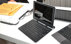 画像ギャラリー No.016のサムネイル画像 / IntelでPC製品部門を統括するMooly Eden氏，Sandy Bridgeの性能を強調。Atomベースのタブレットやスマートフォンも公開