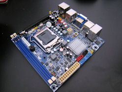 画像ギャラリー No.007のサムネイル画像 / Sandy Bridgeの製品投入を着々と進めるIntel。3つのジャンルに向けて堅実な製品ラインナップを用意
