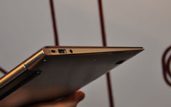 画像ギャラリー No.010のサムネイル画像 / ［COMPUTEX］ASUS，超薄型ノートPCに199ドルのEee PC，そして「スマートフォンを内蔵できるタブレット」を発表【19：45頃更新】