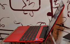 画像ギャラリー No.018のサムネイル画像 / ［COMPUTEX］ASUS，超薄型ノートPCに199ドルのEee PC，そして「スマートフォンを内蔵できるタブレット」を発表【19：45頃更新】