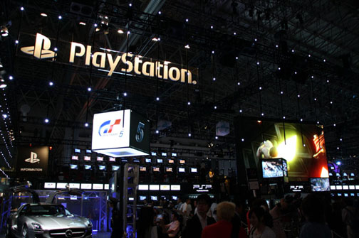 画像ギャラリー No.001のサムネイル画像 / ［TGS 2009］ブースレポート：SCE PlayStation 3ブース編――高めの年齢層に比重を置いた？　オトナな作りと膨大なプレイアブル展示