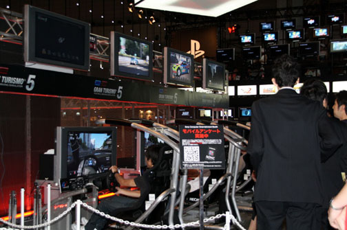 画像ギャラリー No.005のサムネイル画像 / ［TGS 2009］ブースレポート：SCE PlayStation 3ブース編――高めの年齢層に比重を置いた？　オトナな作りと膨大なプレイアブル展示