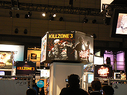 画像ギャラリー No.003のサムネイル画像 / ［TGS 2010］全タイトルがプレイアブル。「グランツーリスモ5」「PlayStation Move」の体験希望者が殺到。ソニー・コンピュータエンタテインメントブース速報