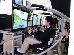 画像ギャラリー No.006のサムネイル画像 / GT5日本最速ドライバーは誰? 優勝者特典はプロドライバーによるレッスンというM・ベンツコラボイベントをレポート