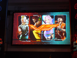 画像ギャラリー No.031のサムネイル画像 / 東西のトッププレイヤーが5ジャンルのゲームで激突する頂上決戦「Red Bull 5G 2013 FINALS」が開催。今年の覇者は?