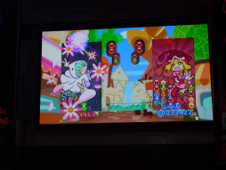 画像ギャラリー No.043のサムネイル画像 / 東西のトッププレイヤーが5ジャンルのゲームで激突する頂上決戦「Red Bull 5G 2013 FINALS」が開催。今年の覇者は?