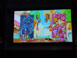 画像ギャラリー No.044のサムネイル画像 / 東西のトッププレイヤーが5ジャンルのゲームで激突する頂上決戦「Red Bull 5G 2013 FINALS」が開催。今年の覇者は?