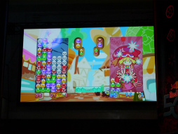 画像ギャラリー No.045のサムネイル画像 / 東西のトッププレイヤーが5ジャンルのゲームで激突する頂上決戦「Red Bull 5G 2013 FINALS」が開催。今年の覇者は?